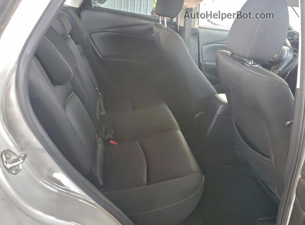 JM1DKDB73M1509061 2021 MAZDA CX-3 Silver Vista interior trasera