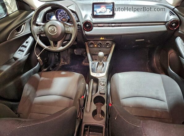 JM1DKFB7XH0154672 2017 MAZDA CX-3 Red Widok deski rozdzielczej