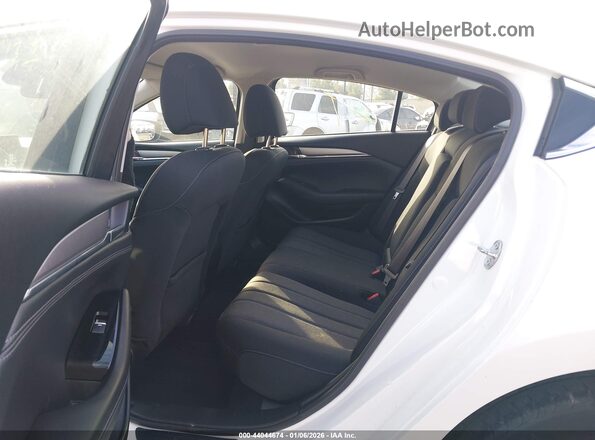 JM1GL1UM4J1327277 2018 MAZDA 6 White 
