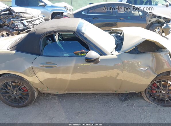 JM1NDAC75R0605721 2024 MAZDA MX-5 MIATA Green Вид задньої частини салону