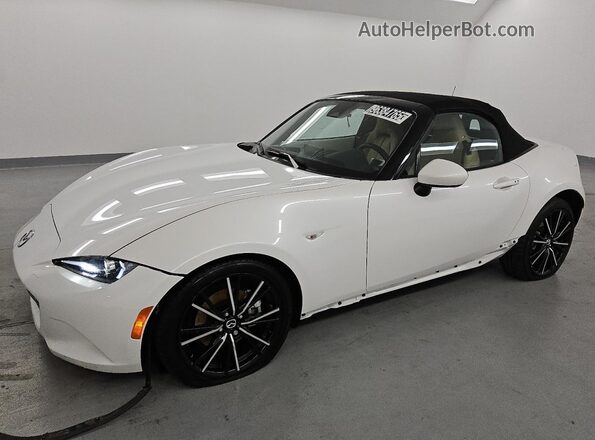 JM1NDAD70R0609433 2024 MAZDA MX-5 White 