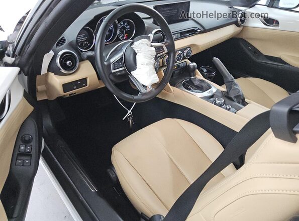 JM1NDAD70R0609433 2024 MAZDA MX-5 White 