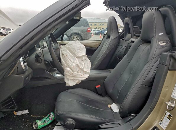 JM1NDAD72P0557607 2023 MAZDA MX-5 Tan Vista interior delantera