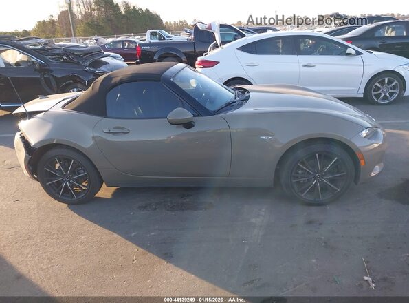 JM1NDAD79R0605400 2024 MAZDA MX-5 MIATA Green Вид задньої частини салону