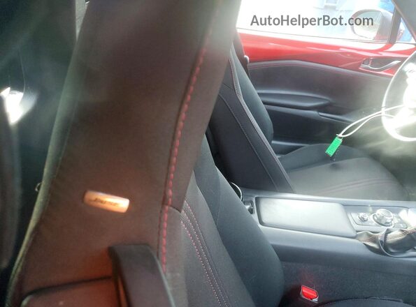 JM1NDAL70H0107070 2017 MAZDA MX-5 Red Հետևի նստատեղերի տեսք