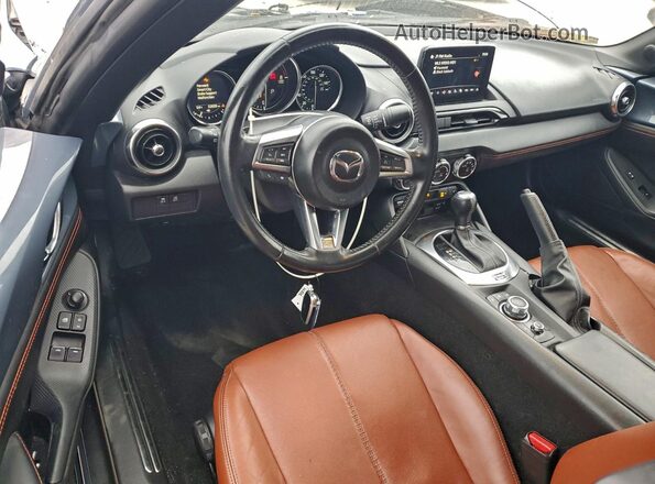 JM1NDAM78N0500700 2022 MAZDA MX-5 Gray Dashboard view