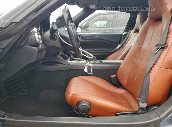 JM1NDAM78N0500700 2022 MAZDA MX-5 Gray Front interior view