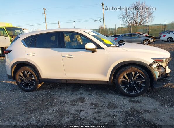 JM3KFBDM5N0609695 2022 MAZDA CX-5 White Vista interior trasera