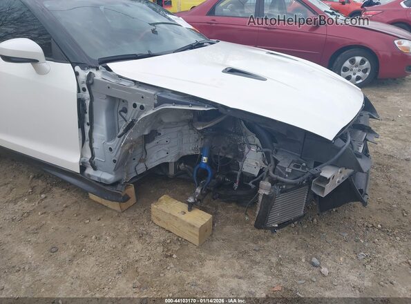 JN1AR5EF6HM820840 2017 NISSAN GT-R White Դիմացի տեսք