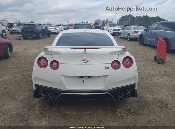 JN1AR5EF6HM820840 2017 NISSAN GT-R White 