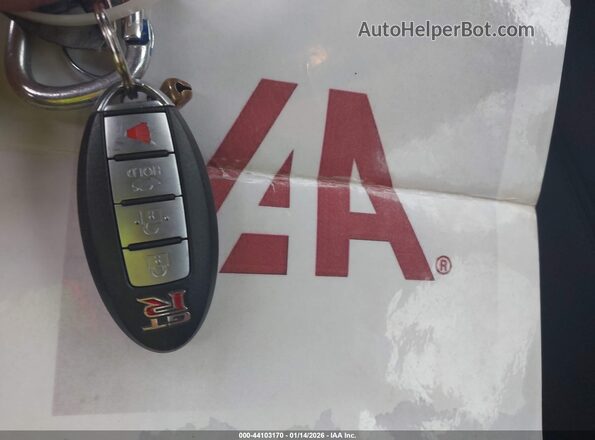 JN1AR5EF6HM820840 2017 NISSAN GT-R White Առջևի վահանակի տեսք