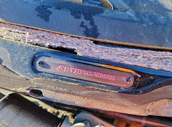 JN1BY1AP5HM740248 2017 INFINITI Q70 Black Engine compartment view