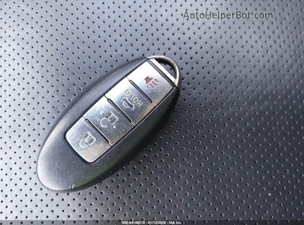 JN1BY1PR6HM210413 2017 INFINITI Q70L Белый Вид панели приборов
