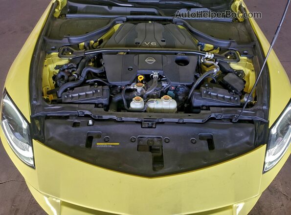 JN1BZ4AH2RM366688 2024 NISSAN Z Yellow 