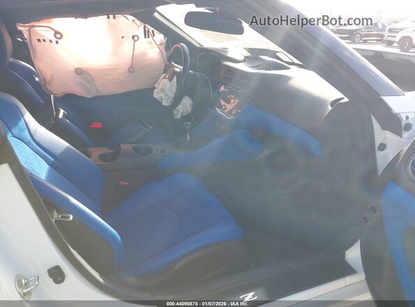 JN1BZ4BH6RM367373 2024 NISSAN Z White Vista interior delantera