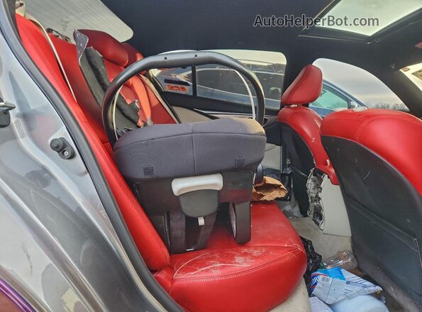 JN1EV7AR9HM840170 2017 INFINITI Q50 Two Tone Vista de los asientos traseros
