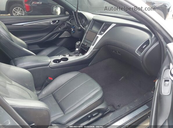 JN1EV7EK2JM343058 2018 INFINITI Q60 Silver Vista interior delantera