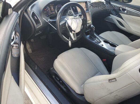 JN1EV7EK3JM340895 2018 INFINITI Q60 Белый Вид панели приборов