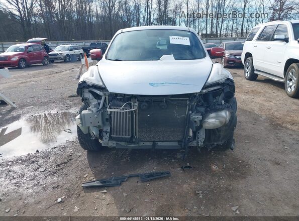 JN8AF5MV6HT751415 2017 NISSAN JUKE Silver Widok z przodu