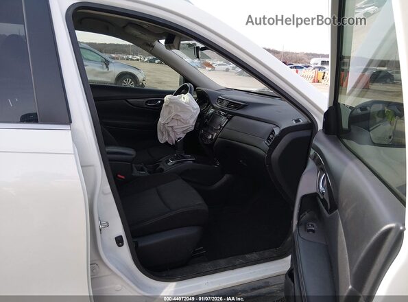 JN8AT2MT2LW018677 2020 NISSAN ROGUE White Front interior view