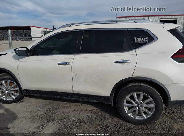 JN8AT2MT2LW018677 2020 NISSAN ROGUE White 360 interior view