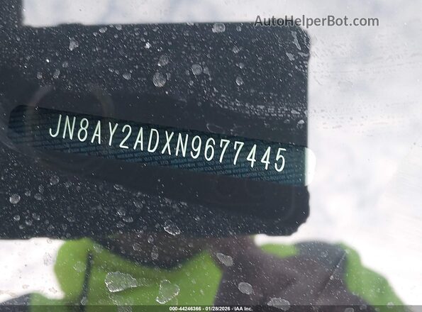 JN8AY2ADXN9677445 2022 NISSAN ARMADA White Vista del compartimento del motor