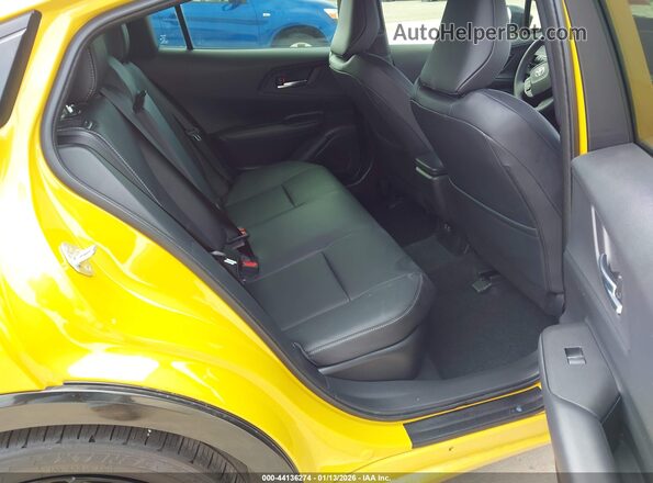 JTDACAAU3T3071036 2026 TOYOTA PRIUS Yellow Vista de la etiqueta del VIN