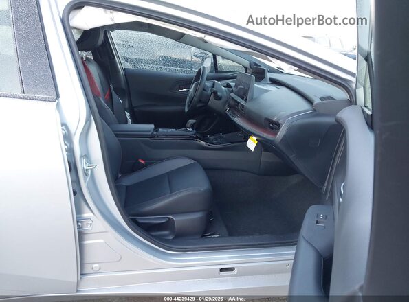 JTDACACU0T3055017 2026 TOYOTA PRIUS PLUG-IN HYBRID Серебряный Вид салона спереди