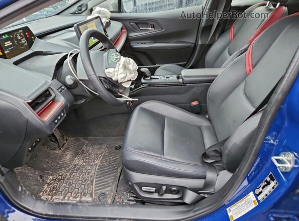 JTDACACU2R3011934 2024 TOYOTA PRIUS Blue Widok wnętrza z przodu