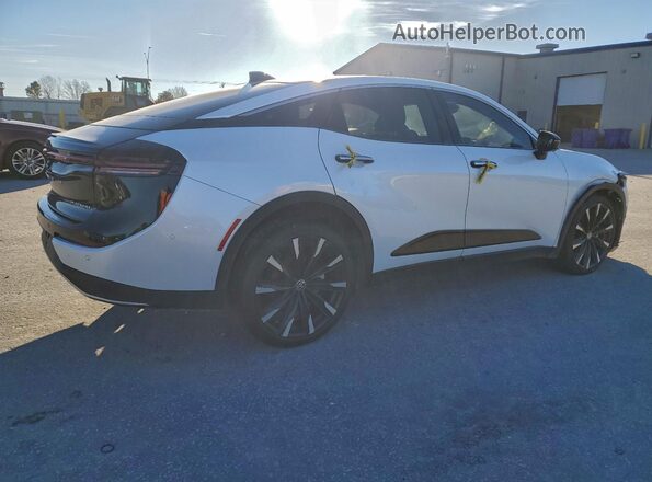 JTDAFAAF5P3003299 2023 TOYOTA CROWN Белый Задняя правая четверть