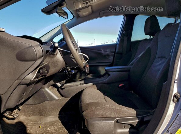 JTDKAMFU1M3131952 2021 TOYOTA PRIUS Бирюзовый Вид салона спереди
