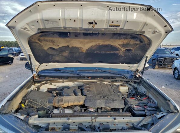 JTEBU5JR2G5396643 2016 TOYOTA 4RUNNER White უკანა სალონის ხედი