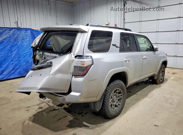 JTEBU5JR2L5739963 2020 TOYOTA 4RUNNER Silver Rear right