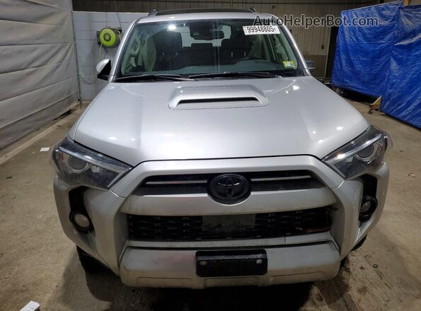 JTEBU5JR2L5739963 2020 TOYOTA 4RUNNER Silver Front view