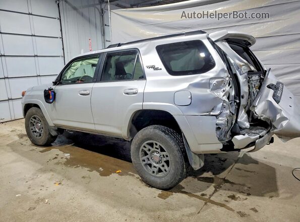JTEBU5JR2L5739963 2020 TOYOTA 4RUNNER Silver Rear left