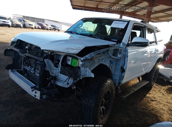 JTEBU5JR4L5775024 2020 TOYOTA 4RUNNER White Front left