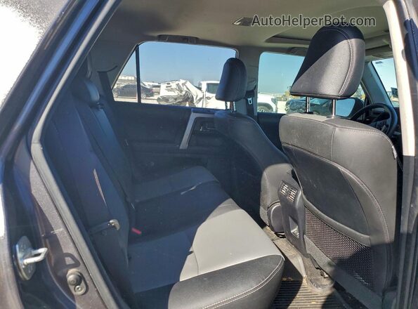JTEBU5JR6L5763294 2020 TOYOTA 4RUNNER Gray Вид задньої частини салону