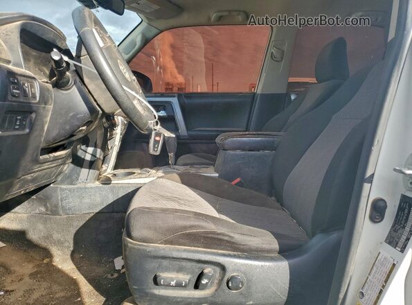 JTEEU5JR1N5265584 2022 TOYOTA 4RUNNER White წინა სალონის ხედი