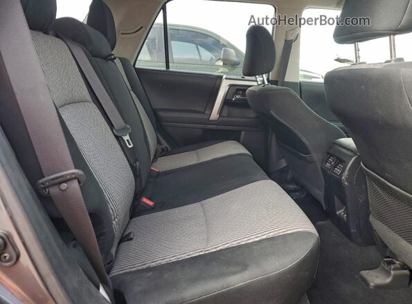 JTEEU5JR2N5261088 2022 TOYOTA 4RUNNER Серый Вид задней части салона