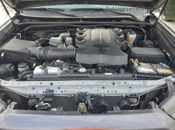 JTEEU5JR2N5261088 2022 TOYOTA 4RUNNER Серый Вид подкапотного пространства
