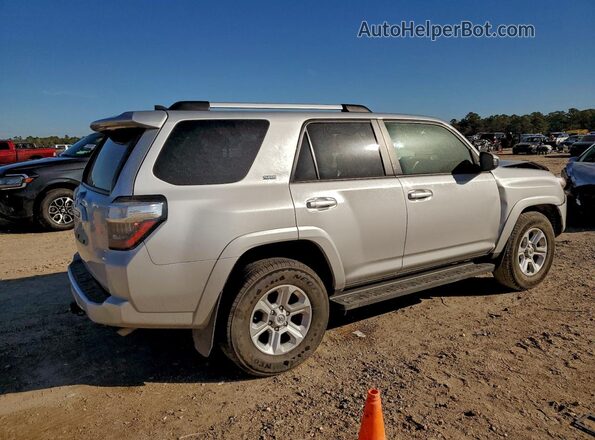 JTEEU5JR4R5306229 2024 TOYOTA 4RUNNER Silver Задня права чверть
