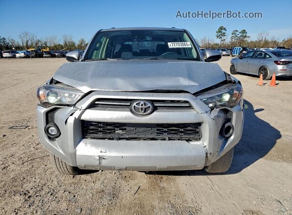 JTEEU5JR4R5306229 2024 TOYOTA 4RUNNER Silver Вид спереду