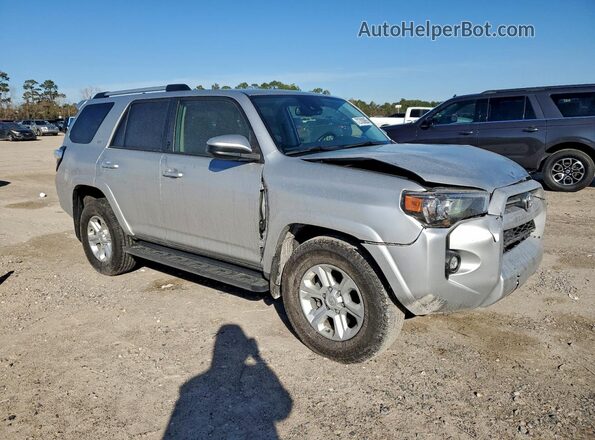 JTEEU5JR4R5306229 2024 TOYOTA 4RUNNER Silver Передня права чверть