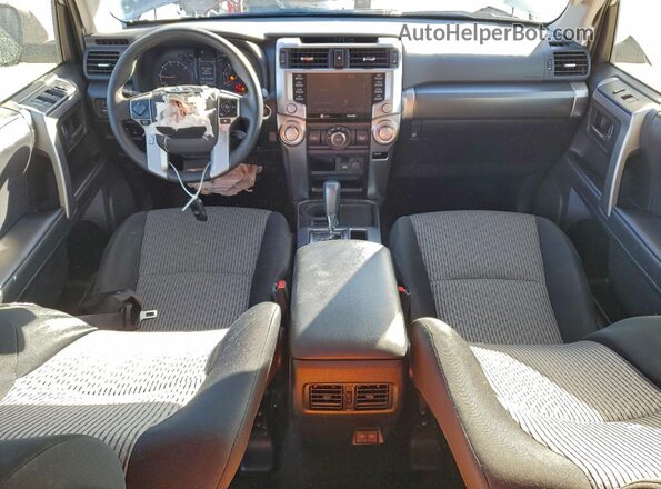 JTEEU5JR4R5306229 2024 TOYOTA 4RUNNER Silver Вид панелі приладів