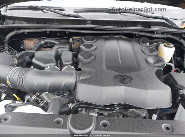JTEEU5JRXR5310625 2024 TOYOTA 4RUNNER Black 