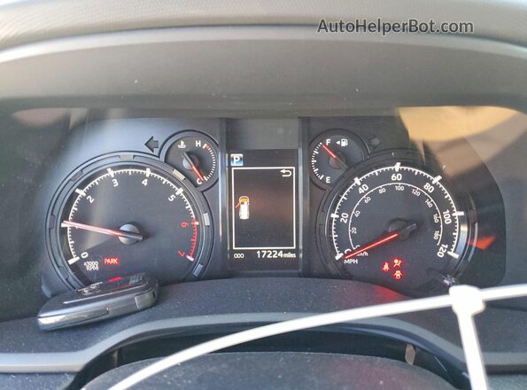JTEFU5JR0R5315630 2024 TOYOTA 4RUNNER Черный Вид щитка приборов