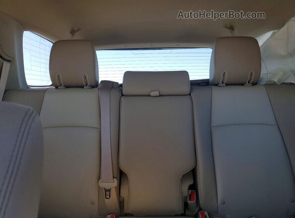 JTEFU5JR0R5315630 2024 TOYOTA 4RUNNER Черный Вид задних сидений