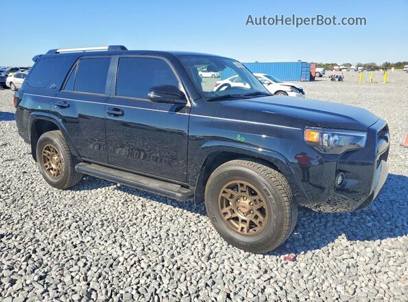 JTEFU5JR0R5315630 2024 TOYOTA 4RUNNER Черный Передняя правая четверть