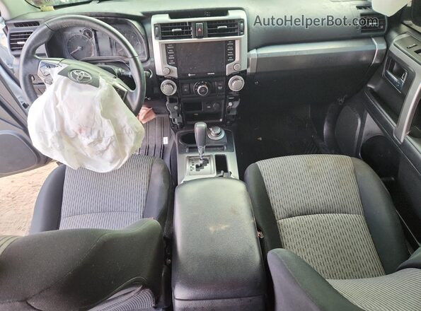 JTEMU5JR1N6018779 2022 TOYOTA 4RUNNER Белый Вид панели приборов