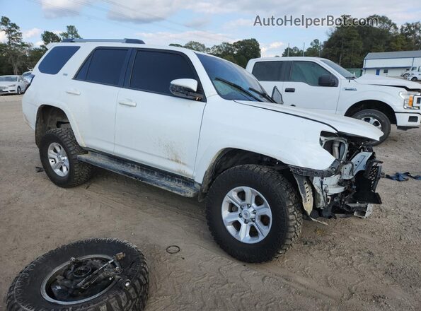JTEMU5JR1N6018779 2022 TOYOTA 4RUNNER Белый Передняя правая четверть